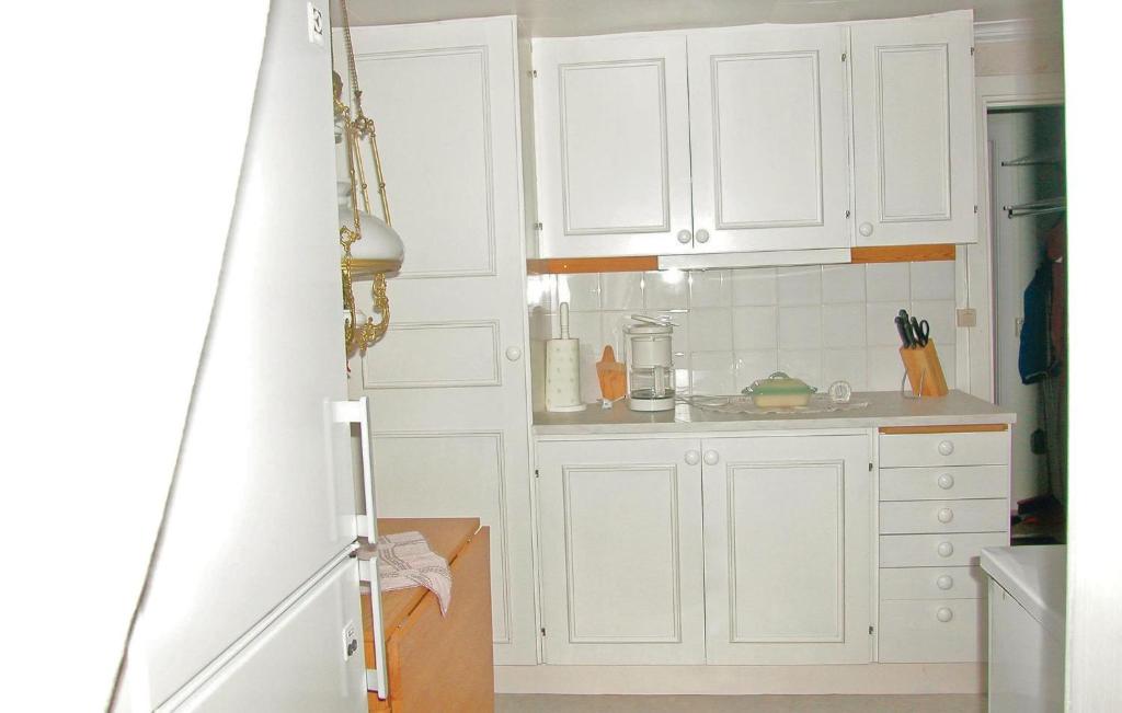 Beautiful Home In Strngns With 1 Bedrooms And Wifi photo 2