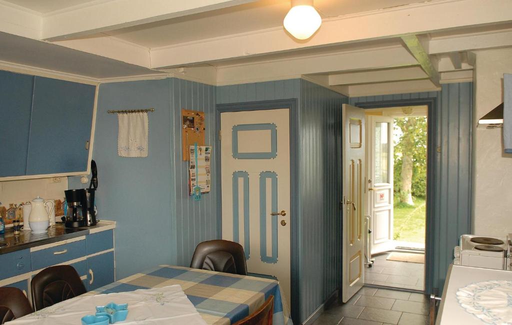 Beautiful Home In Vanse With 2 Bedrooms photo 3