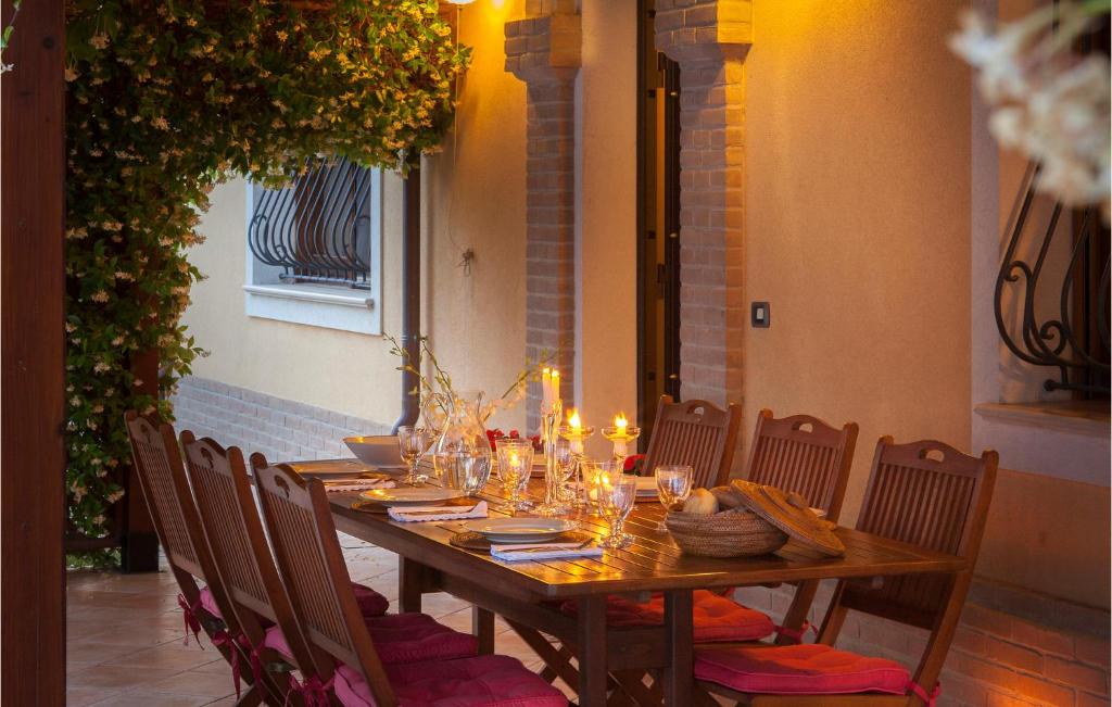 Nice Home In Senigallia With Outdoor Swimming Pool, Private Swimming Pool And 6 Bedrooms photo 2