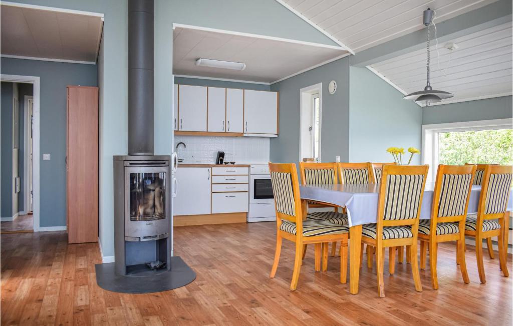 Amazing Home In Nedstrand With 4 Bedrooms, Sauna And Wifi photo 2
