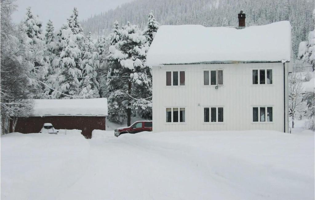 Awesome Home In Hydalsmo With 6 Bedrooms