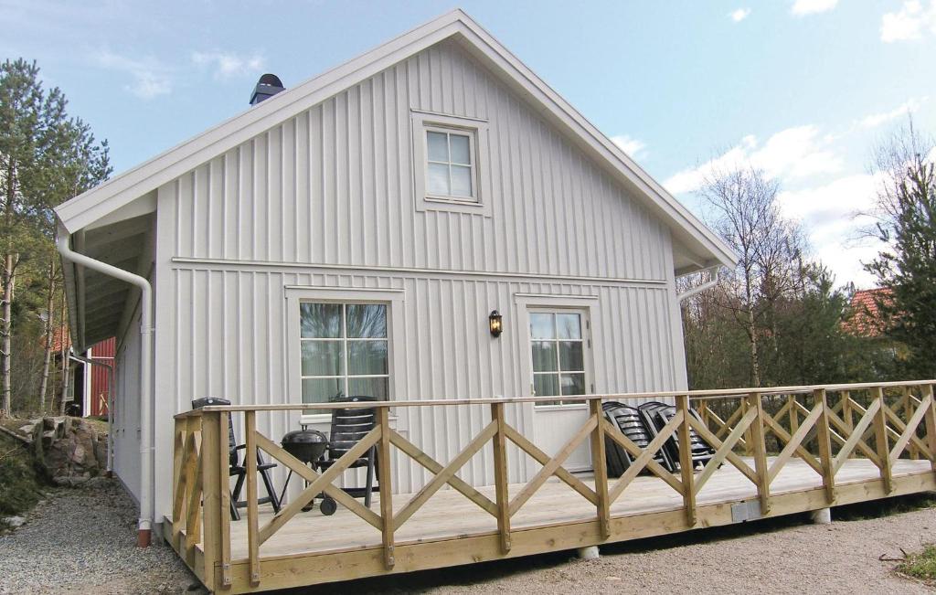Beautiful Home In Fjllbacka With 4 Bedrooms And Sauna photo 2
