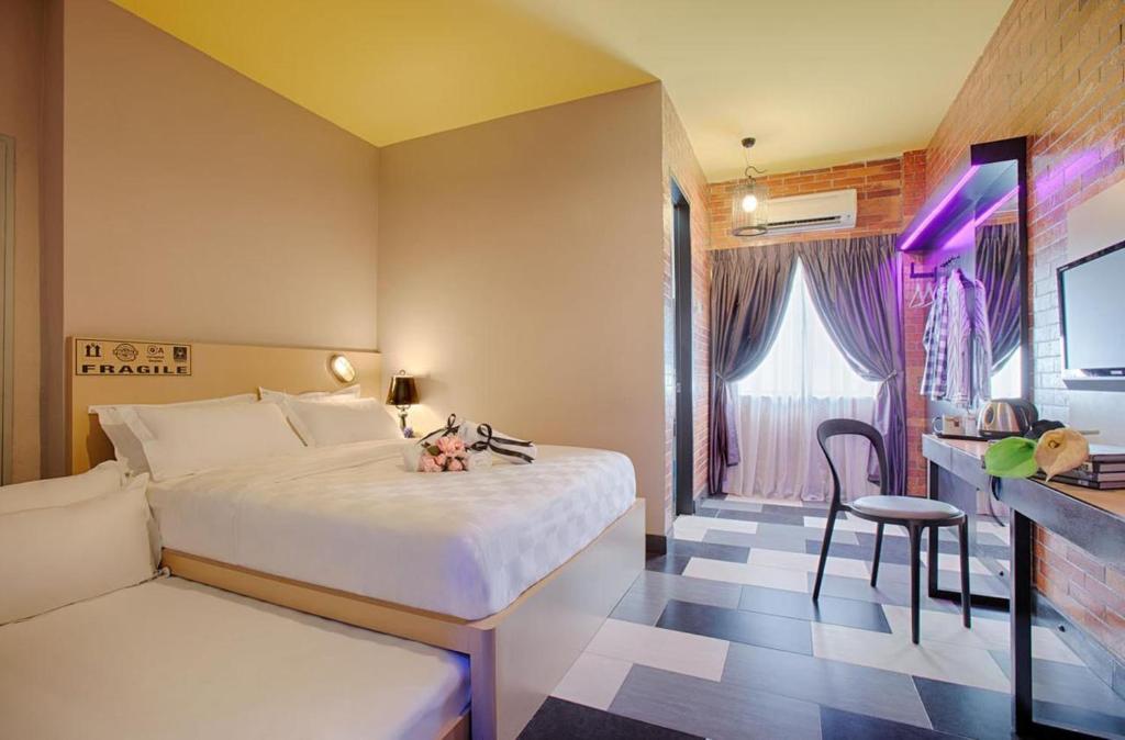 Трехместный (Улучшенный трехместный номер), the youniQ Hotel, Kuala Lumpur International Airport