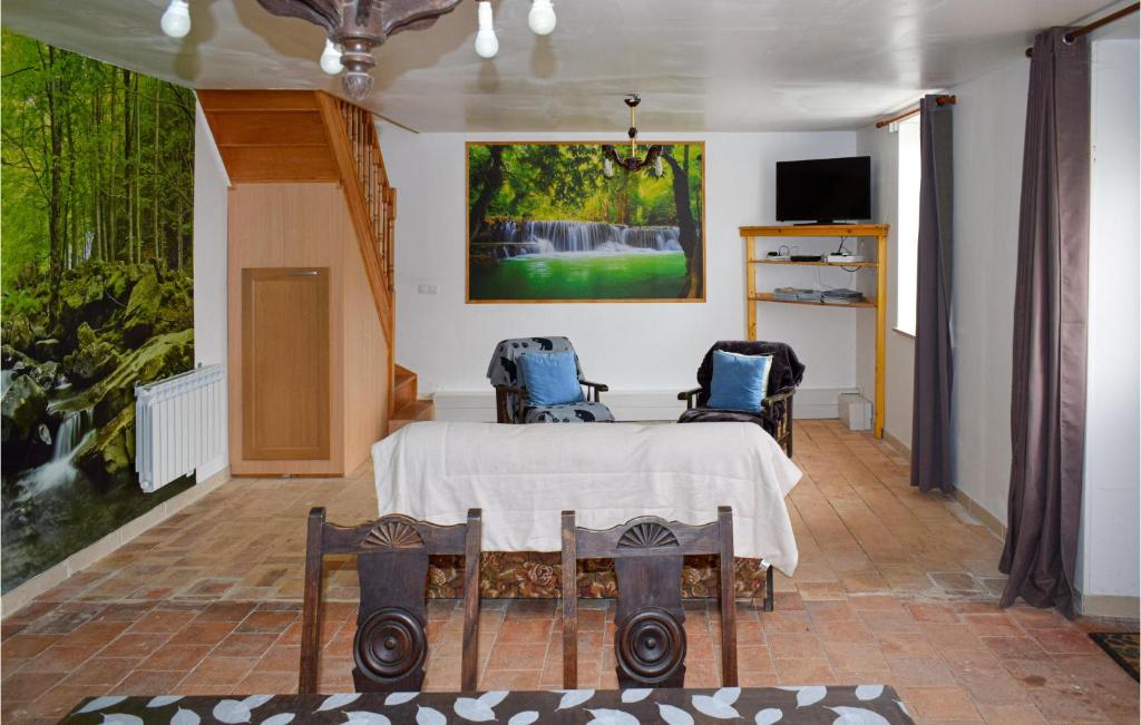 Amazing Home In Channay-sur-lathan With Wifi And 3 Bedrooms