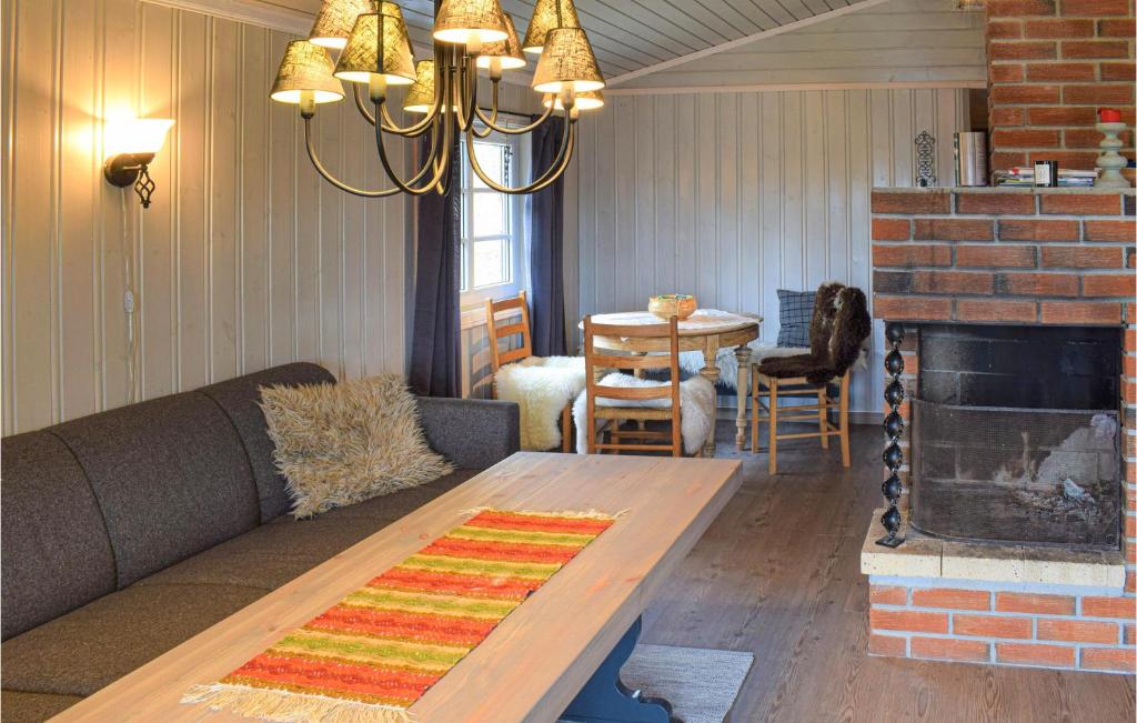 Amazing Home In Treungen With 5 Bedrooms And Sauna photo 4