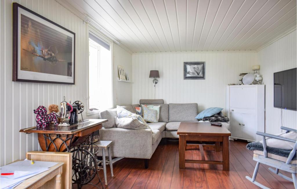 Amazing Home In Ballangen With 2 Bedrooms And Wifi photo 2