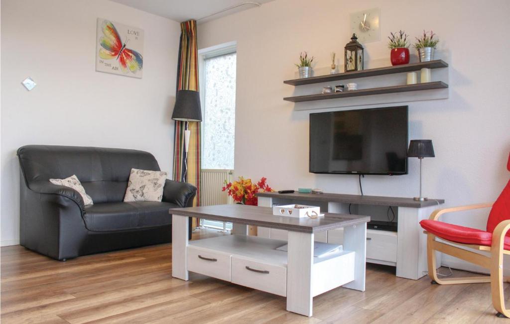 Stunning Home In Vlagtwedde With 4 Bedrooms, Wifi And Indoor Swimming Pool photo 3