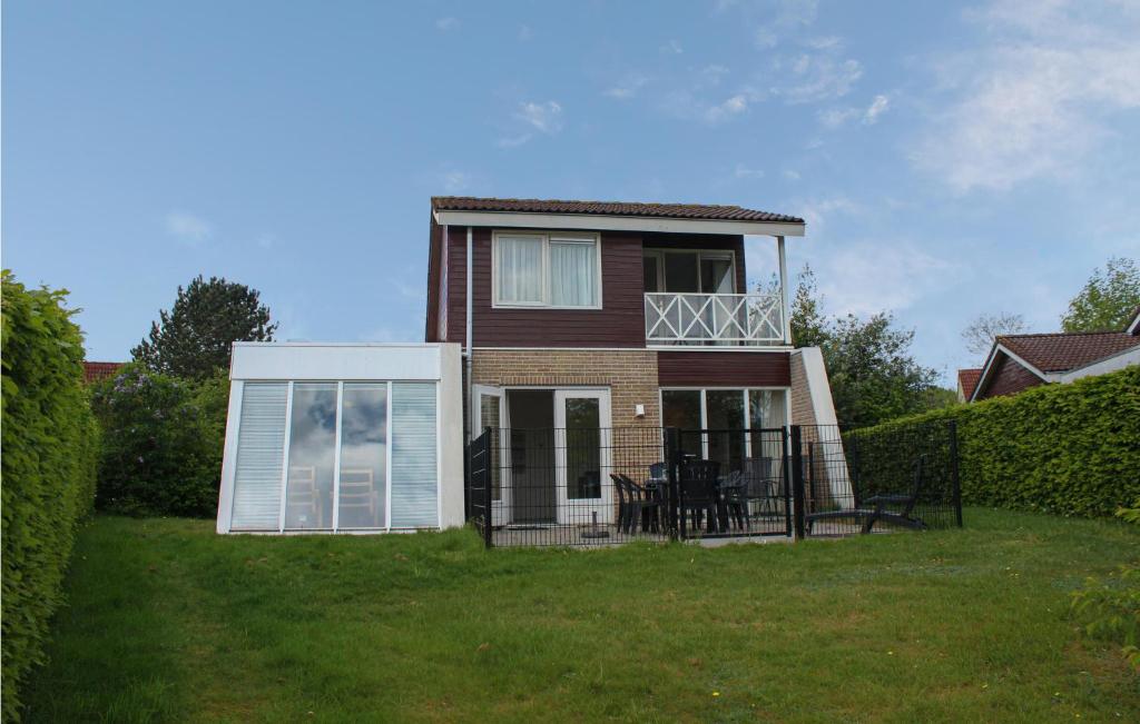 Nice Home In Vlagtwedde With 3 Bedrooms, Wifi And Indoor Swimming Pool