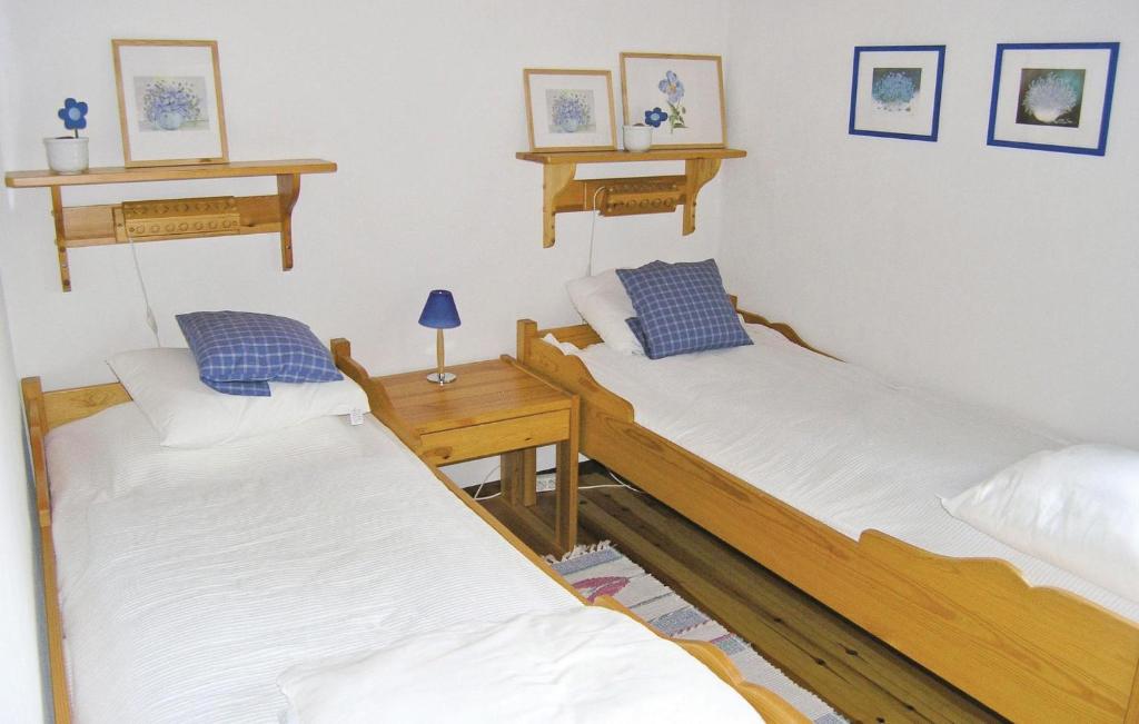 Beautiful Home In Hestra With 3 Bedrooms And Sauna photo 2