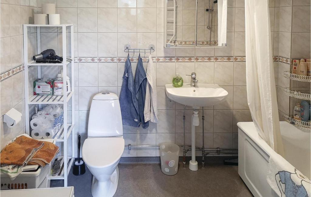 Stunning Home In Vimmerby With 2 Bedrooms And Wifi photo 4