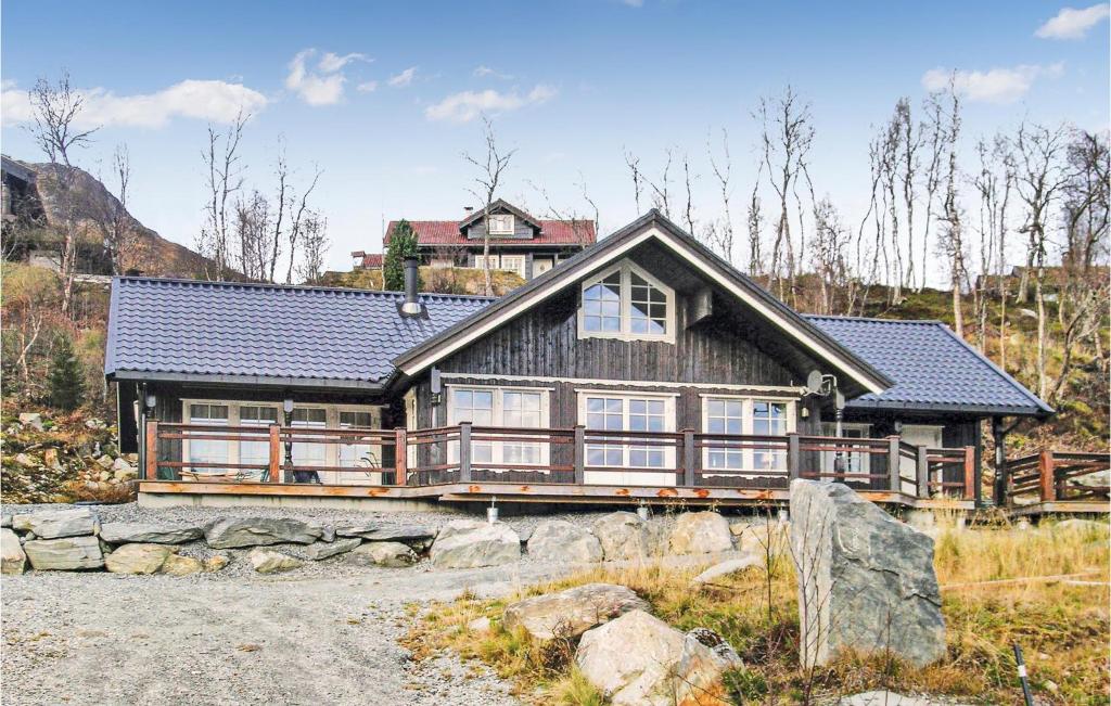Stunning Home In Straumgjerde With 4 Bedrooms And Wifi