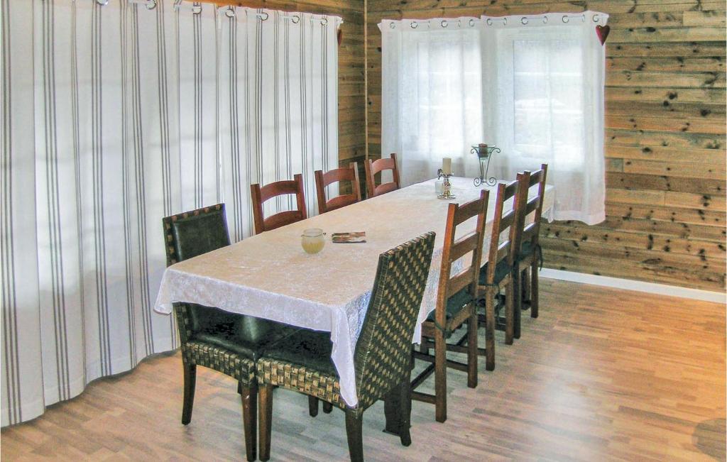Stunning Home In Straumgjerde With 4 Bedrooms And Wifi photo 3