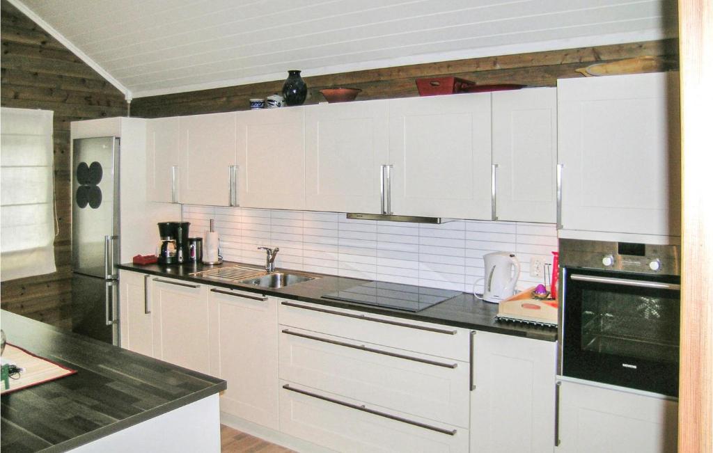 Stunning Home In Straumgjerde With 4 Bedrooms And Wifi photo 4