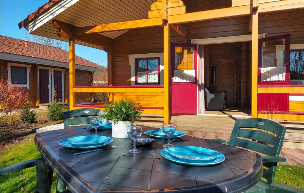Awesome Home In Gramsbergen With Wifi, 2 Bedrooms And Indoor Swimming Pool photo 2