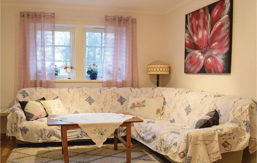 Stunning Apartment In Katthammarsvik With 2 Bedrooms photo 3