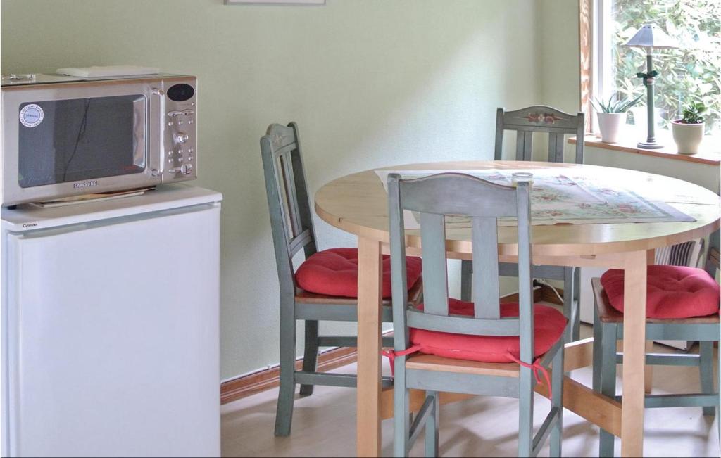 Awesome Home In Tomelilla With 1 Bedrooms And Wifi photo 2