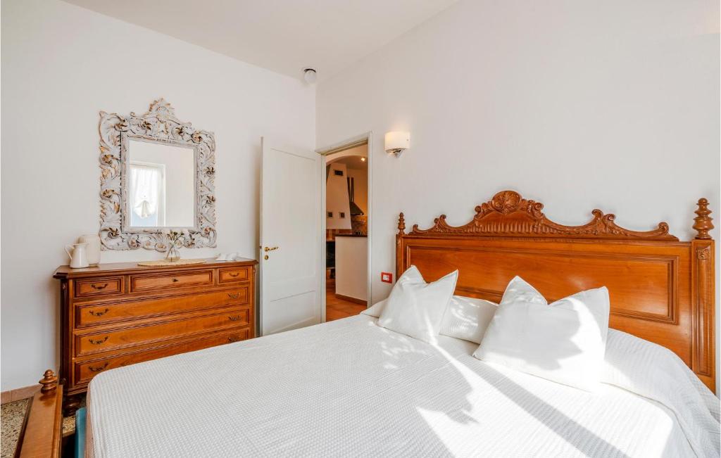 Awesome Home In Borzonasca With 2 Bedrooms And Wifi photo 4