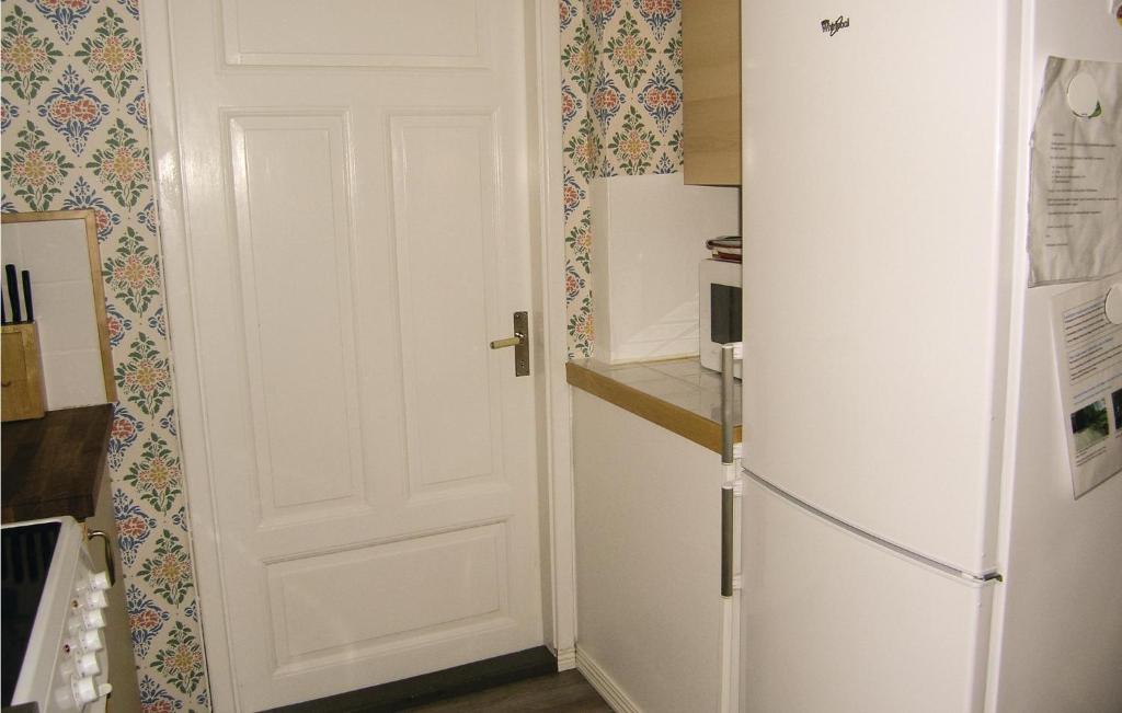 Awesome Home In Lngaryd With 3 Bedrooms photo 2