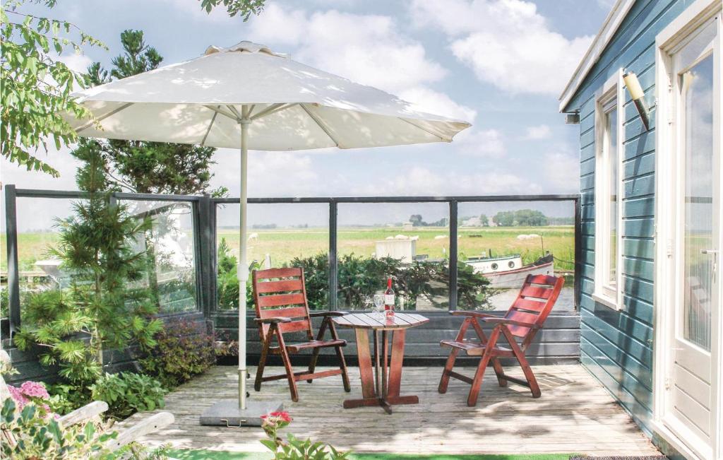 Amazing Home In Lauwerzijl With 1 Bedrooms, Wifi And Outdoor Swimming Pool