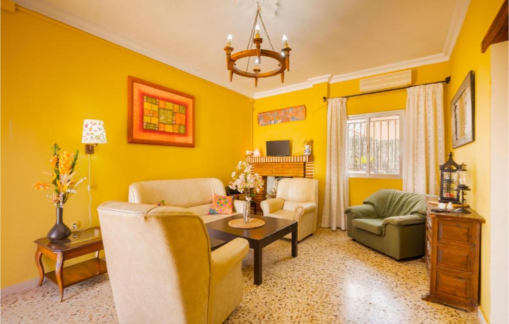 Nice Home In Guillena With Outdoor Swimming Pool, Wifi And 4 Bedrooms photo 3