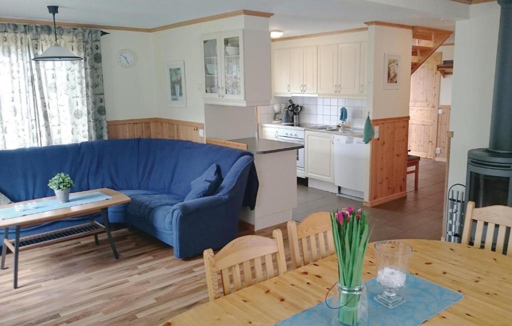Amazing Home In Fjllbacka With 4 Bedrooms, Sauna And Wifi photo 2
