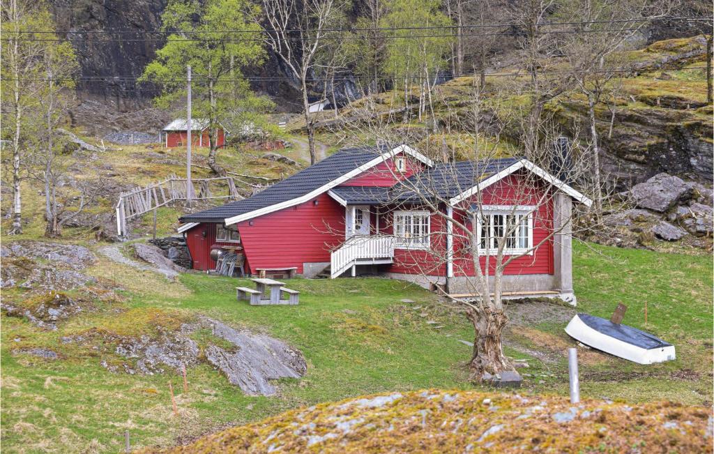 Amazing Home In Nordtveitgrend With 4 Bedrooms And Wifi photo 3