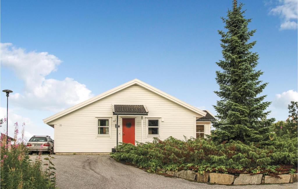 Nice Home In Auklandshamn With 4 Bedrooms, Sauna And Wifi photo 3