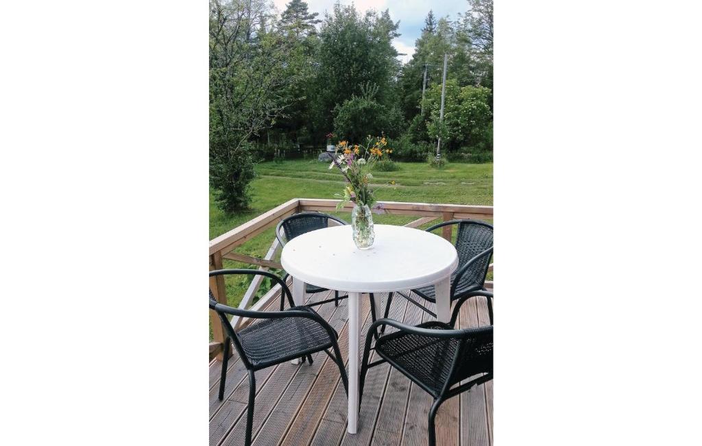 Stunning home in Lidhult with 2 Bedrooms photo 2