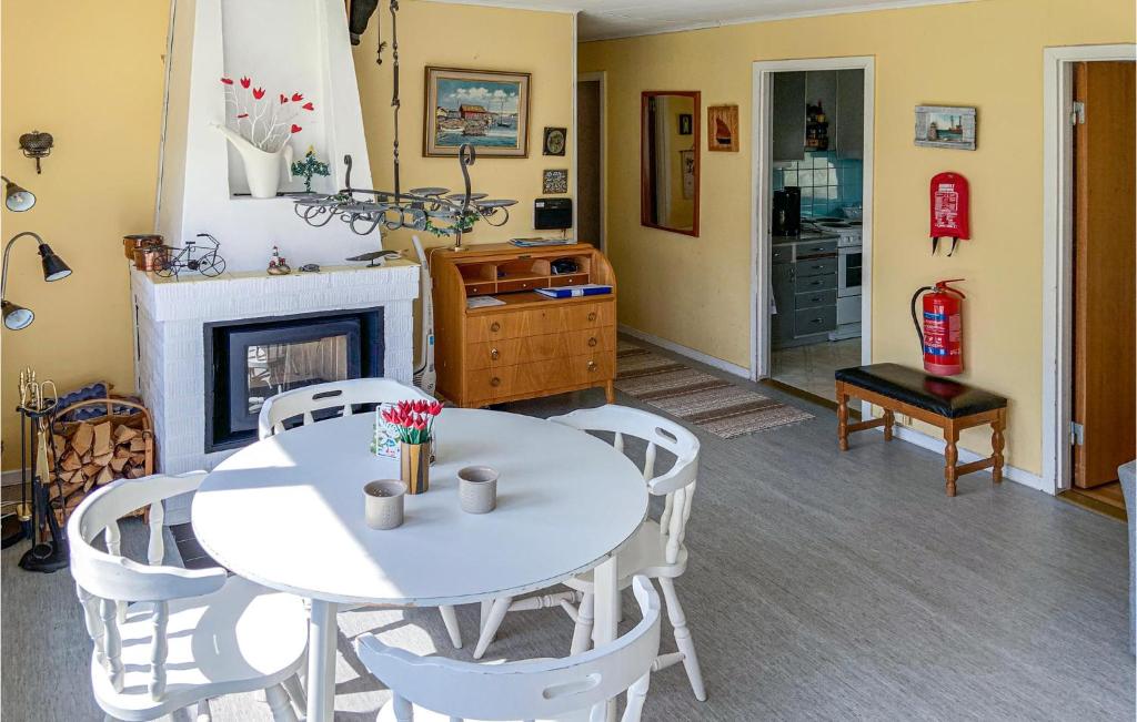 Stunning Home In Listerby With 2 Bedrooms And Wifi photo 3