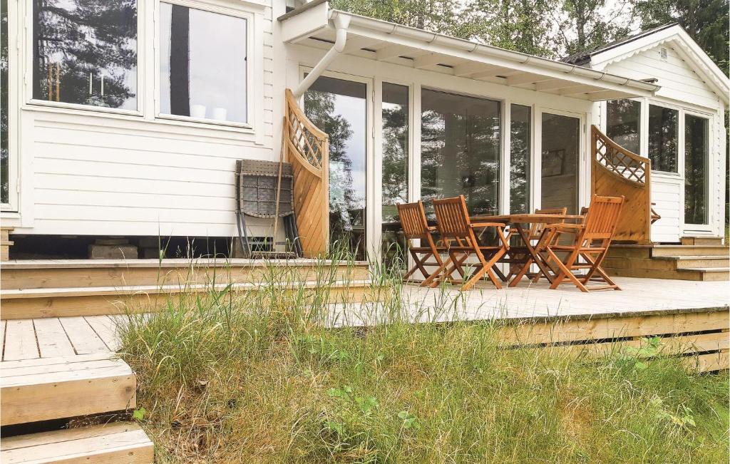 Beautiful Home In Bodafors With 4 Bedrooms, Sauna And Wifi photo 3