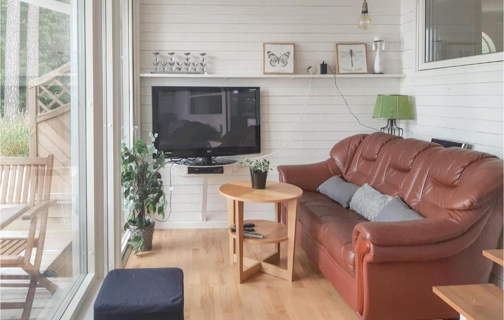 Beautiful Home In Bodafors With 4 Bedrooms, Sauna And Wifi photo 4