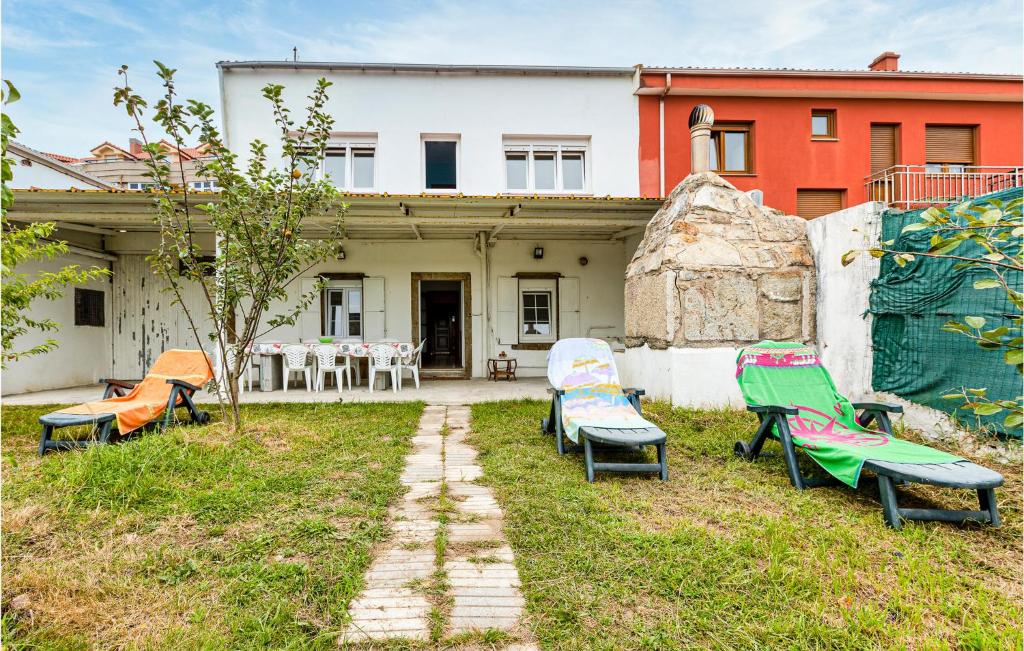 Nice Home In Fisterra With 7 Bedrooms And Wifi