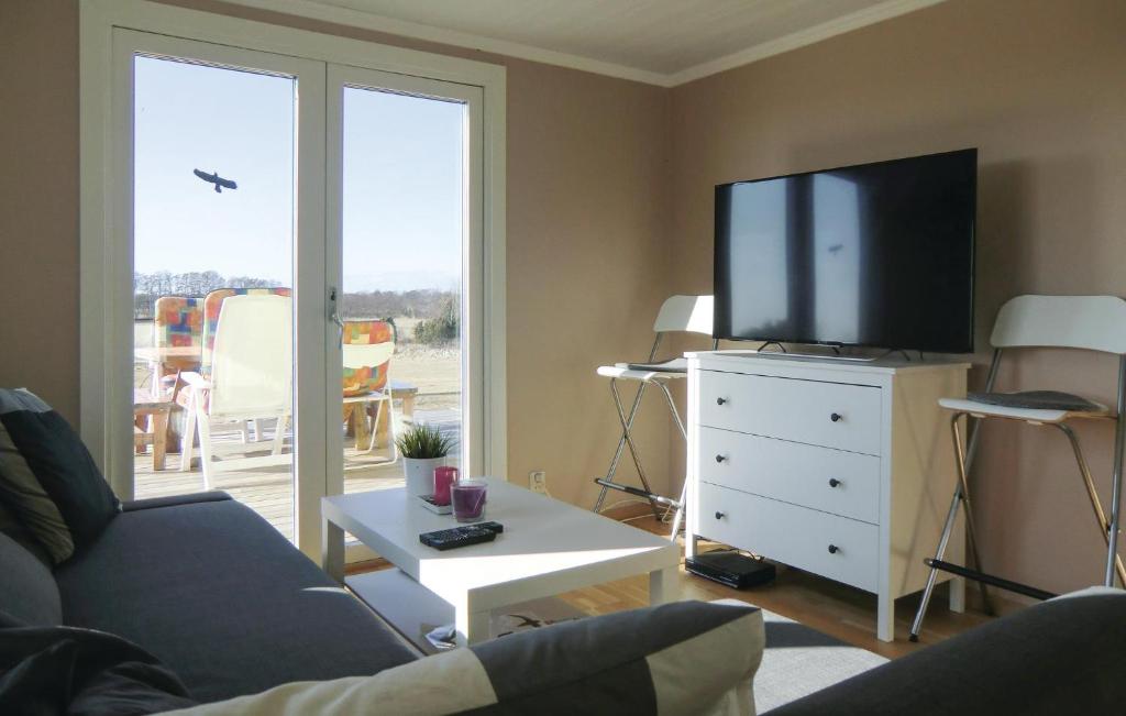 Awesome Home In Lttorp With 2 Bedrooms And Wifi photo 4