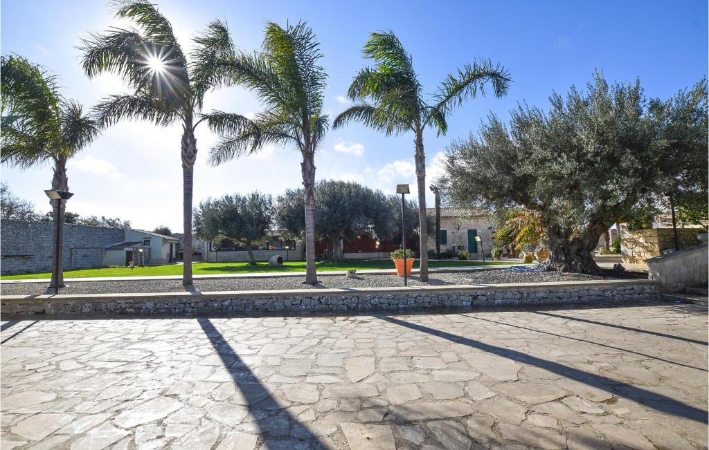 Amazing Home In Modica With Wifi, Outdoor Swimming Pool And Swimming Pool photo 2