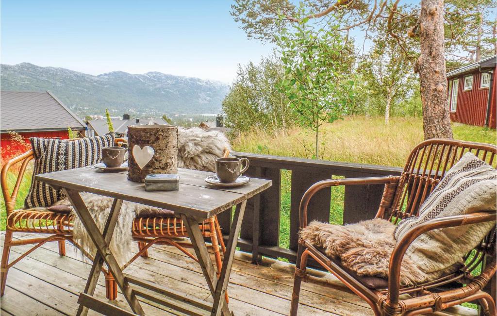 Beautiful Home In Hovden With 4 Bedrooms, Sauna And Wifi photo 2