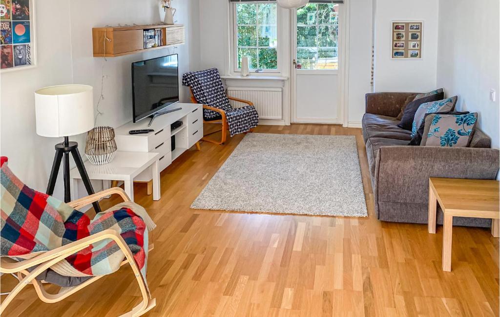 Awesome Home In Vittaryd With 5 Bedrooms And Wifi photo 3