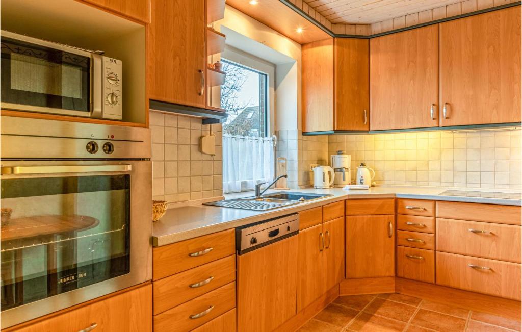 Nice Home In Dagebll With 4 Bedrooms And Wifi photo 2
