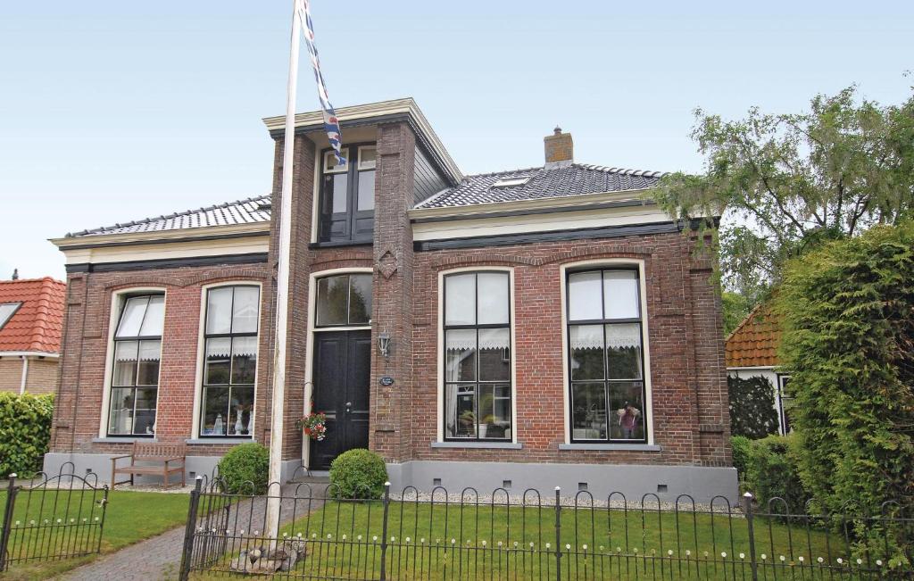 Stunning Apartment In Molkwerum With 1 Bedrooms And Wifi