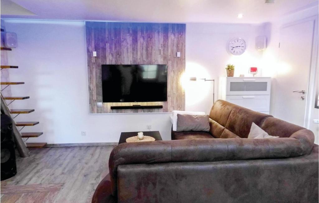 Stunning Home In Wurster Nordseekste With 3 Bedrooms And Wifi photo 3