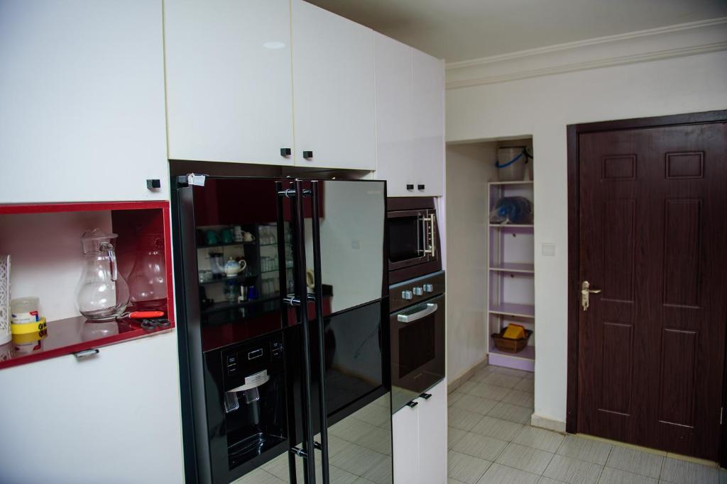 Beautiful 4-Bedroom House Located in Abuja photo 4