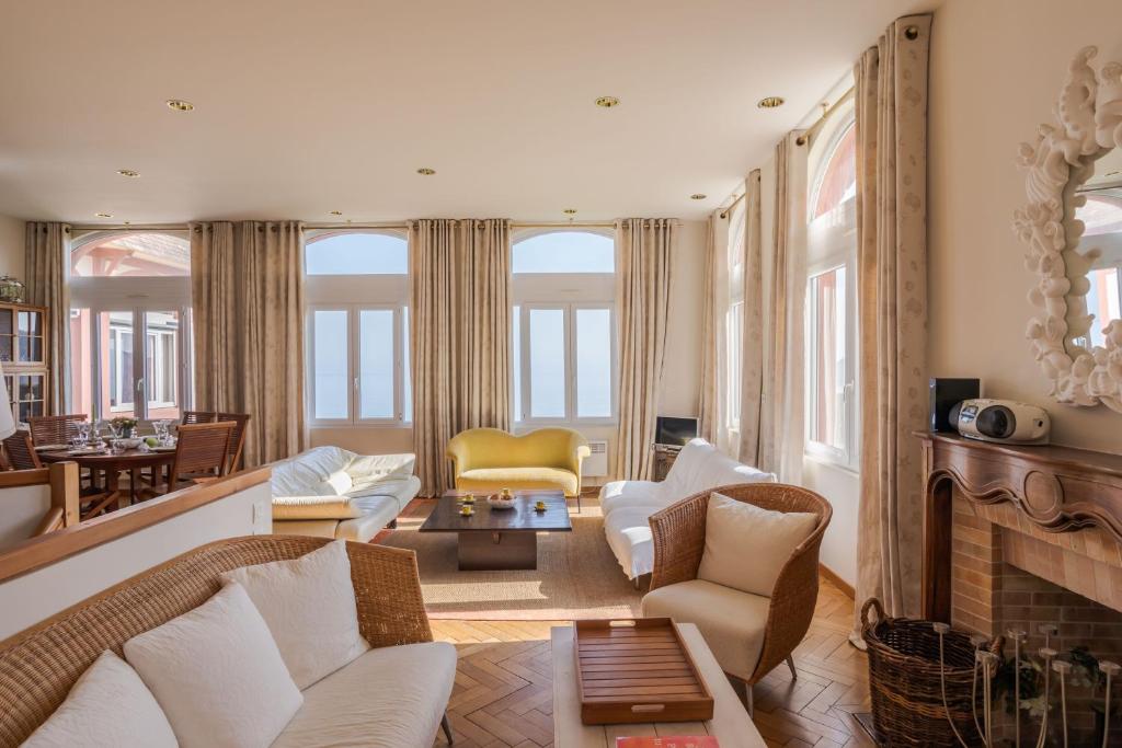 L'Ambassadeur - Magnifique appartement dans l'ancien hôtel Ar Vro photo 3