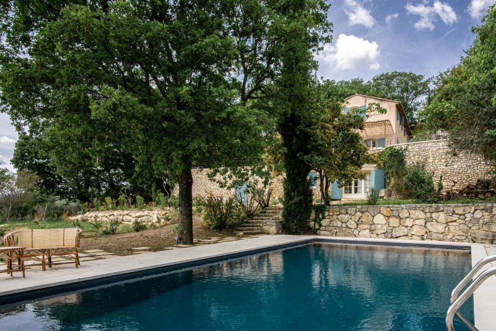 Lioux - Magnifique propriété avec vues panoramiques sur le Luberon photo 4
