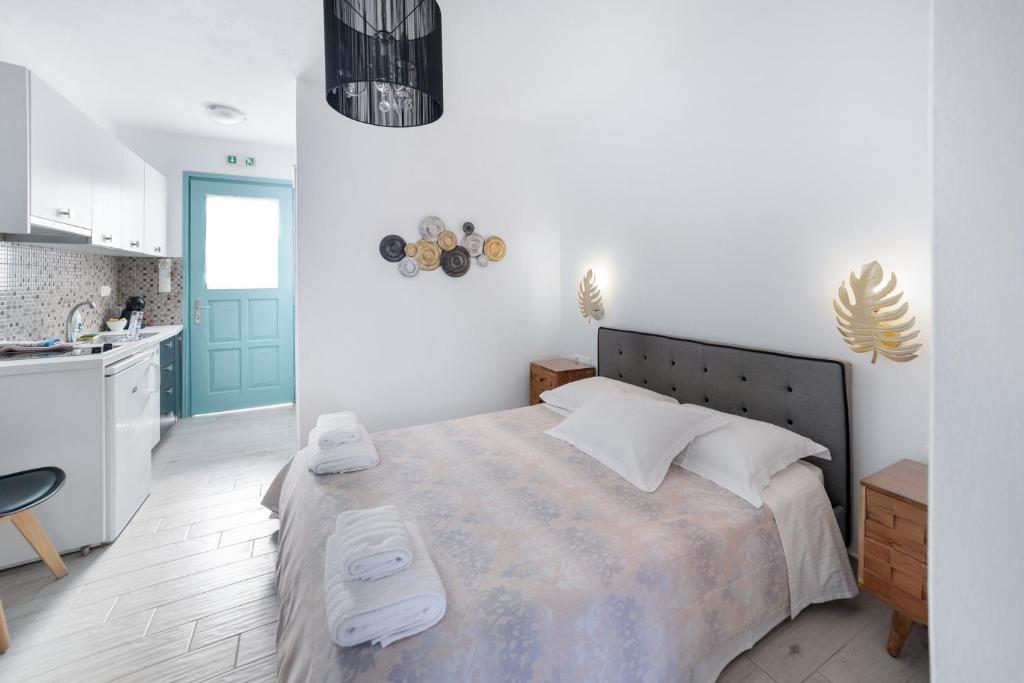 Naxos Cave Suites - Tap to explore photos