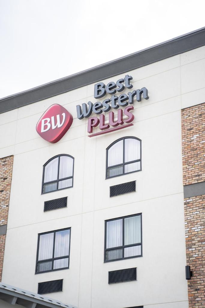 Best Western Plus Airdrie Gateway photo 2