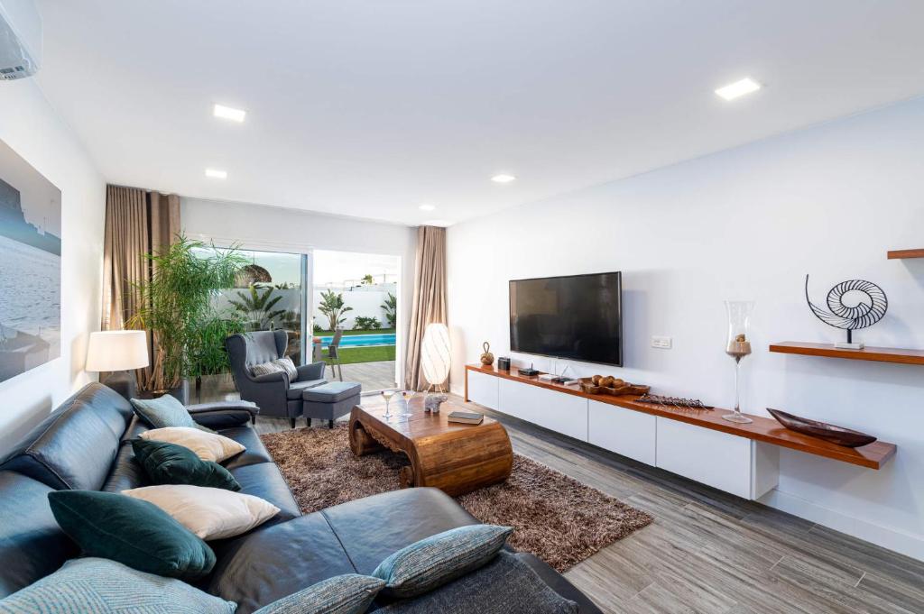 Villa Natalia by Villa Plus photo 2