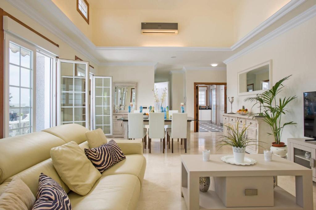 Villa Leonardo Dos by Villa Plus photo 3