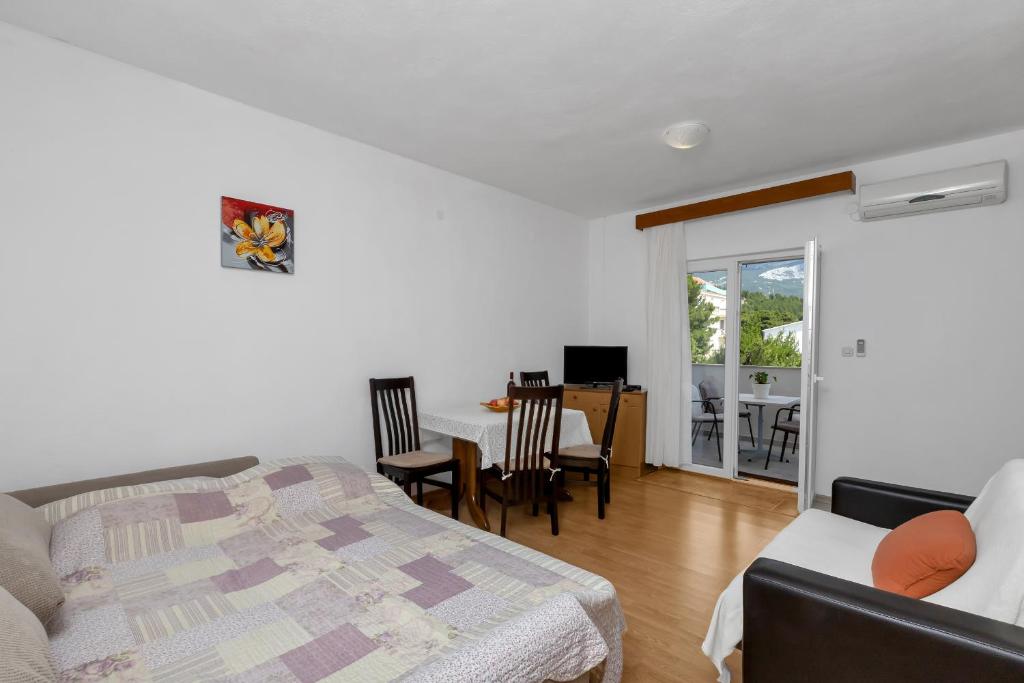Apartments Ana photo 4