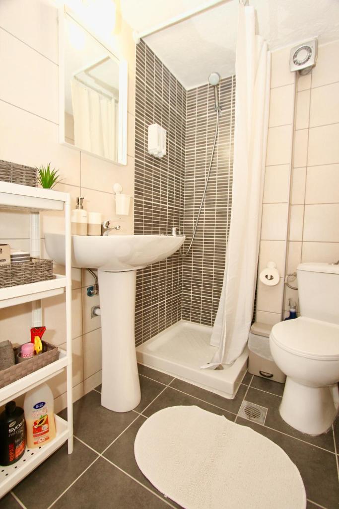 Lovely apartment by the sea..... photo 3