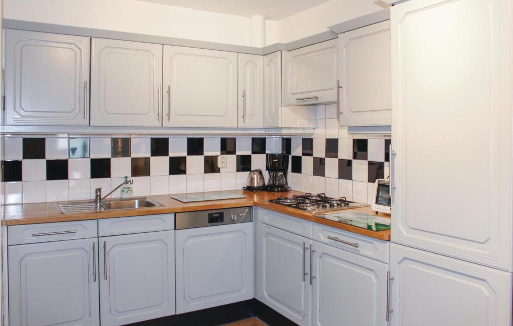 Amazing Apartment In Paesens With 2 Bedrooms And Wifi photo 4
