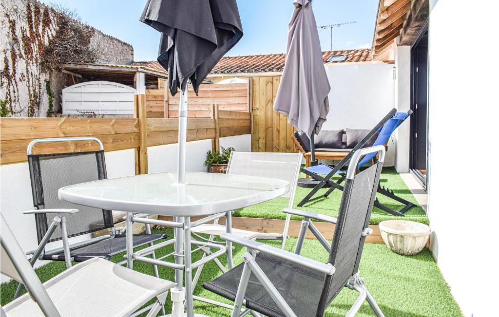Stunning Apartment In Noirmoutier-en-lle With Wifi And 1 Bedrooms
